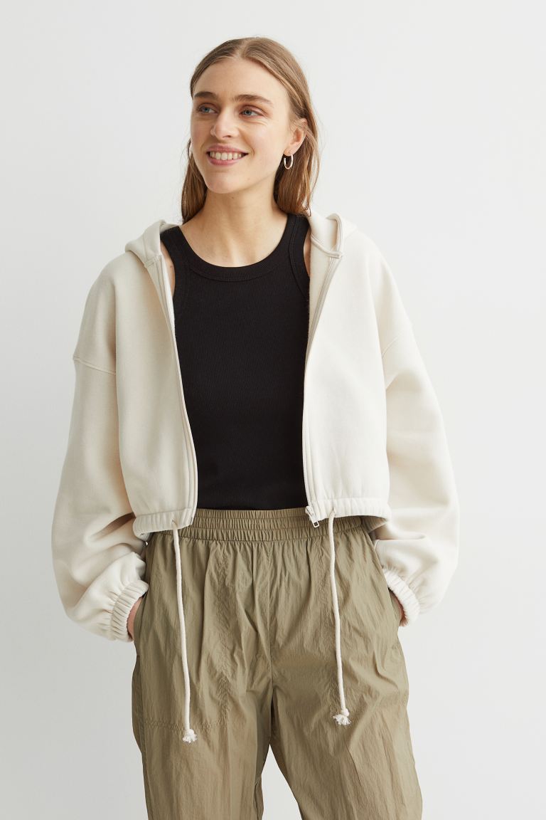 Cách Mặc áo Hoodie Zip-Up phong cách và hợp thời trang hơn